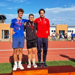 Trenka Ádám a nyolcpróba bajnoka, az ARAK az U18-as csapatbajnok