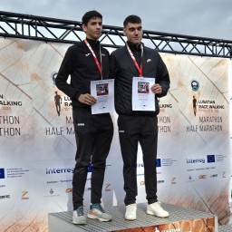 Arany és ezüst a sporttörténeti félmaratoni gyalogló OB-n