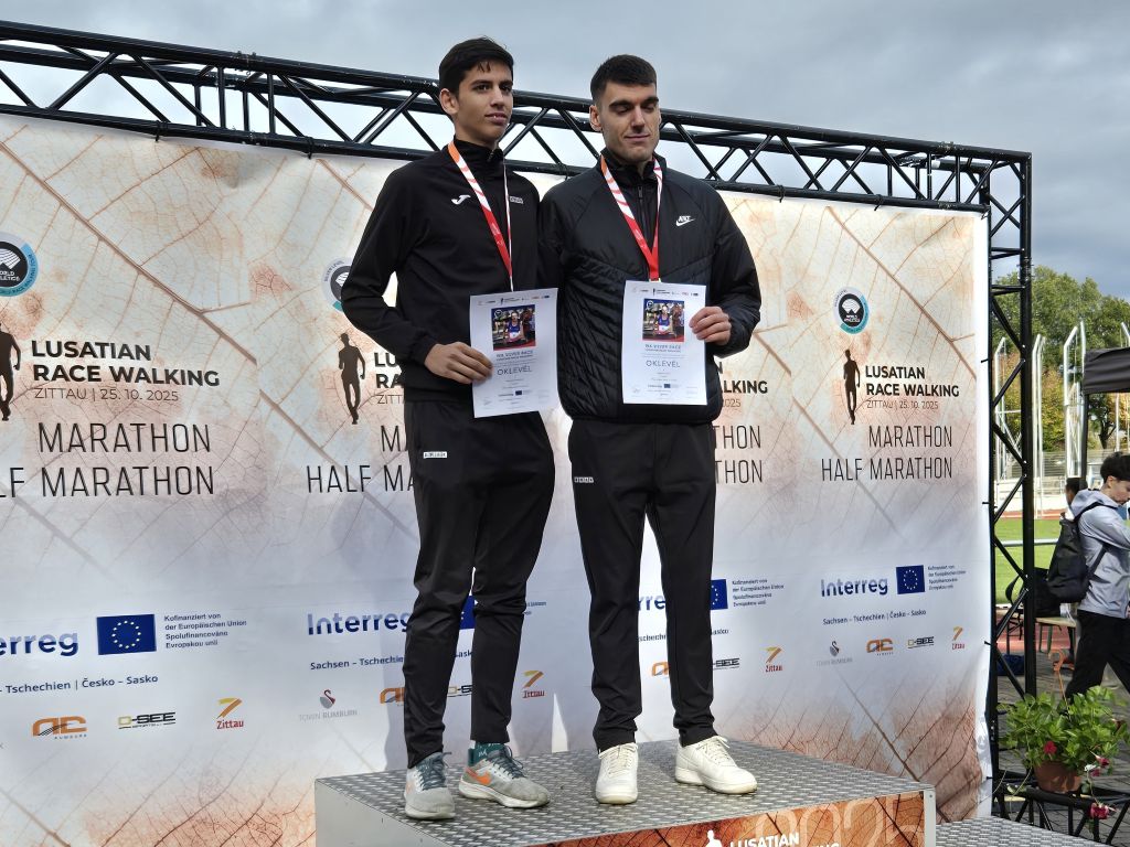 Arany és ezüst a sporttörténeti félmaratoni gyalogló OB-n