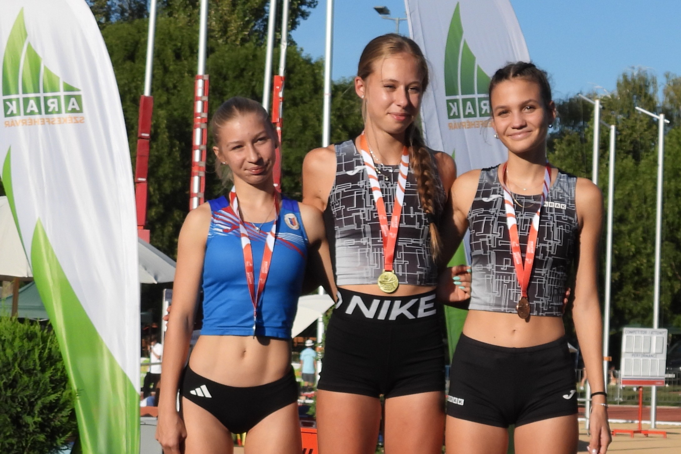 16 éremmel zártunk házigazdaként